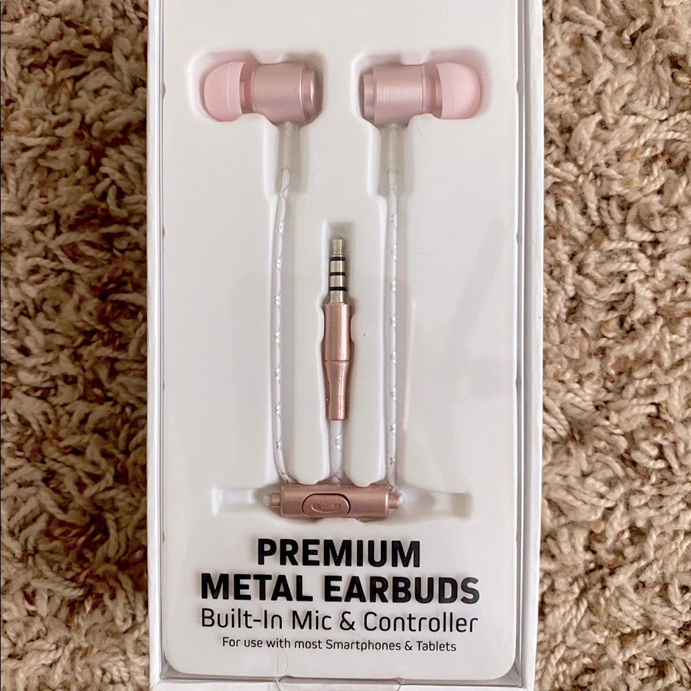 Earbuds with 🎤 pink NIB
